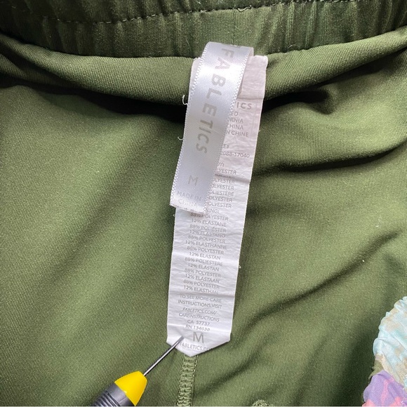 Fabletics Shorts Women Size M Floral Gym 3" Workout Active Lined Zip Pockets G32 - Picture 5 of 9